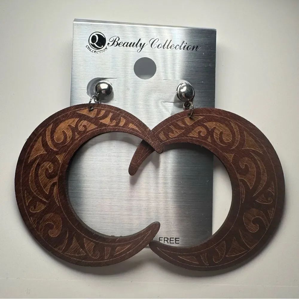3For$20 Beauty Collection Tribal Tan/Brown Wood Statement Stud Earring